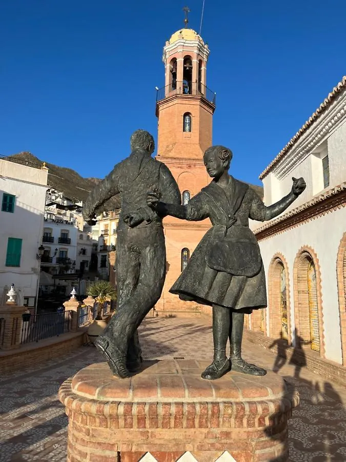 Modern 2 Bed Apartment, Private Roof Terrace With Jacuzzi - Competa Centre - Casa De La Plaza